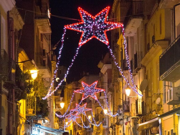 strada illuminata
