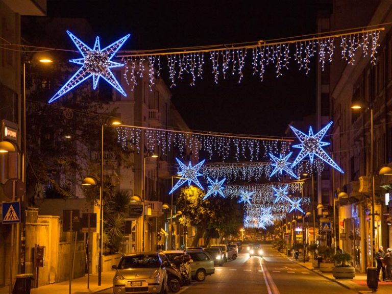 strada illuminata